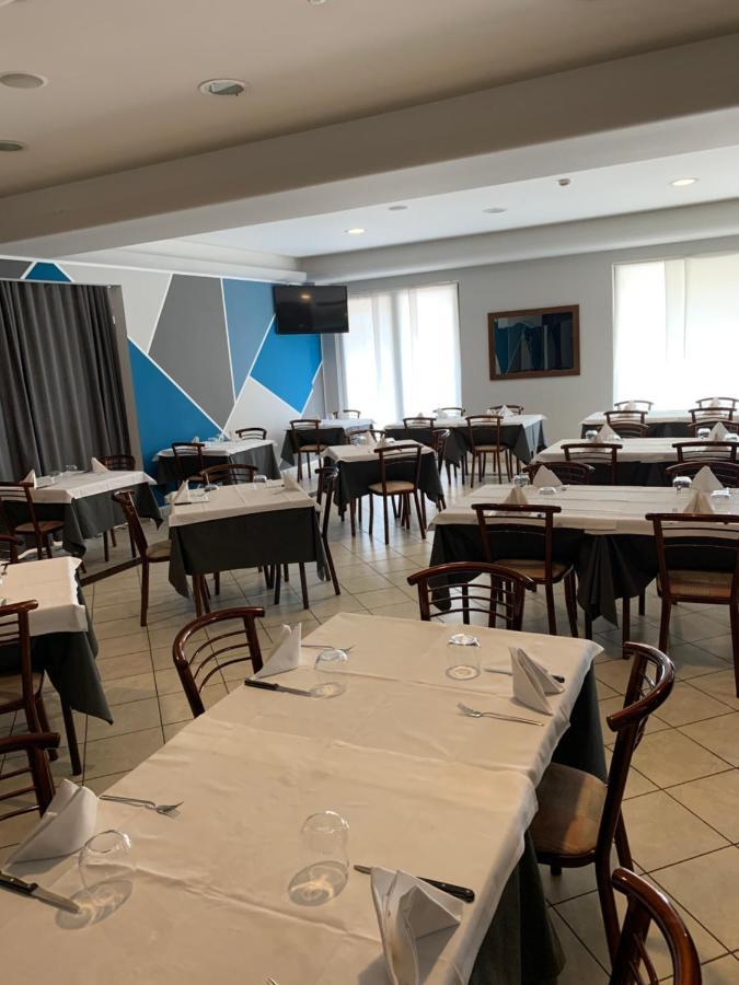 Hotel Bussana Порто-Толле Экстерьер фото