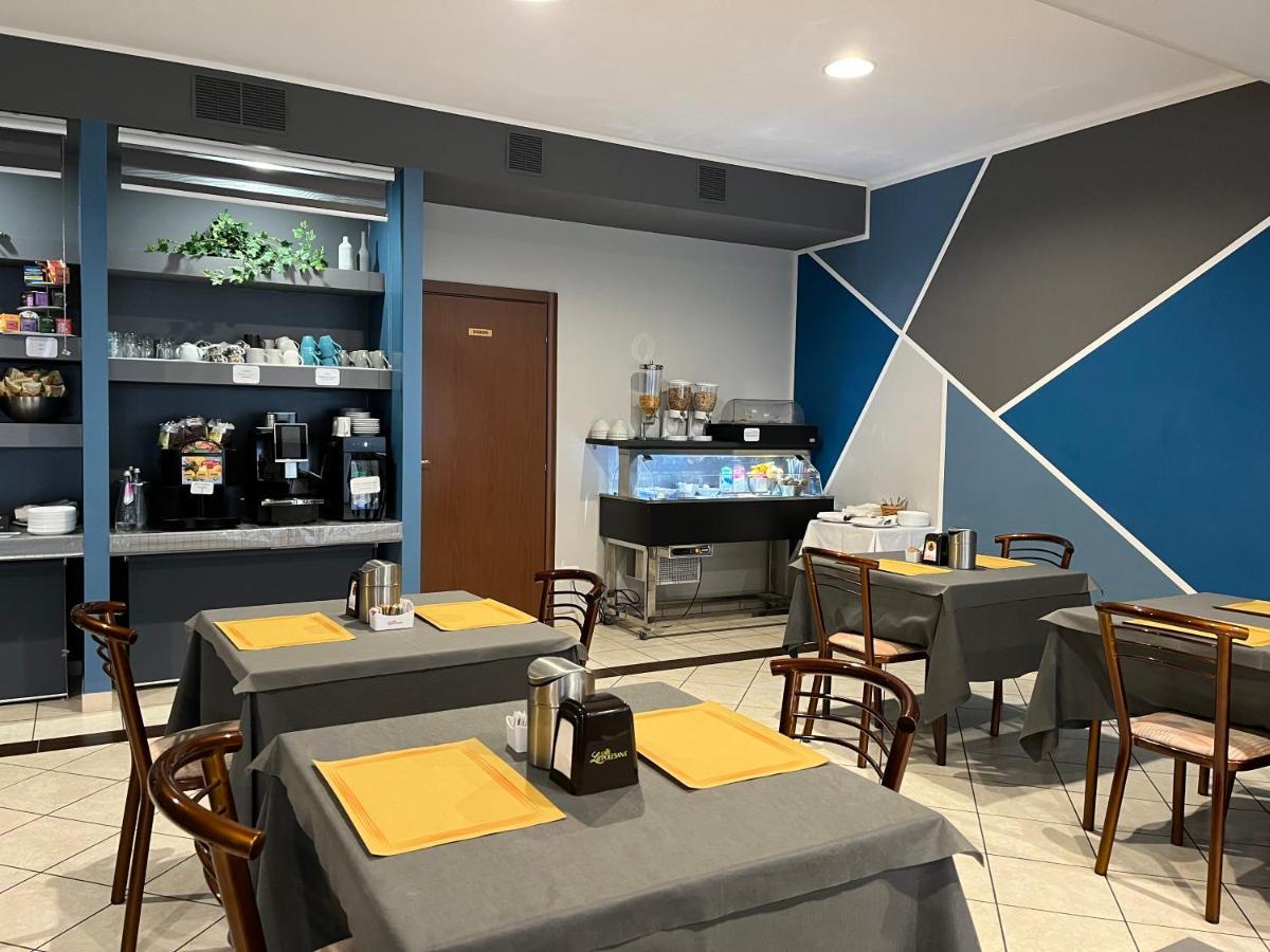 Hotel Bussana Порто-Толле Экстерьер фото