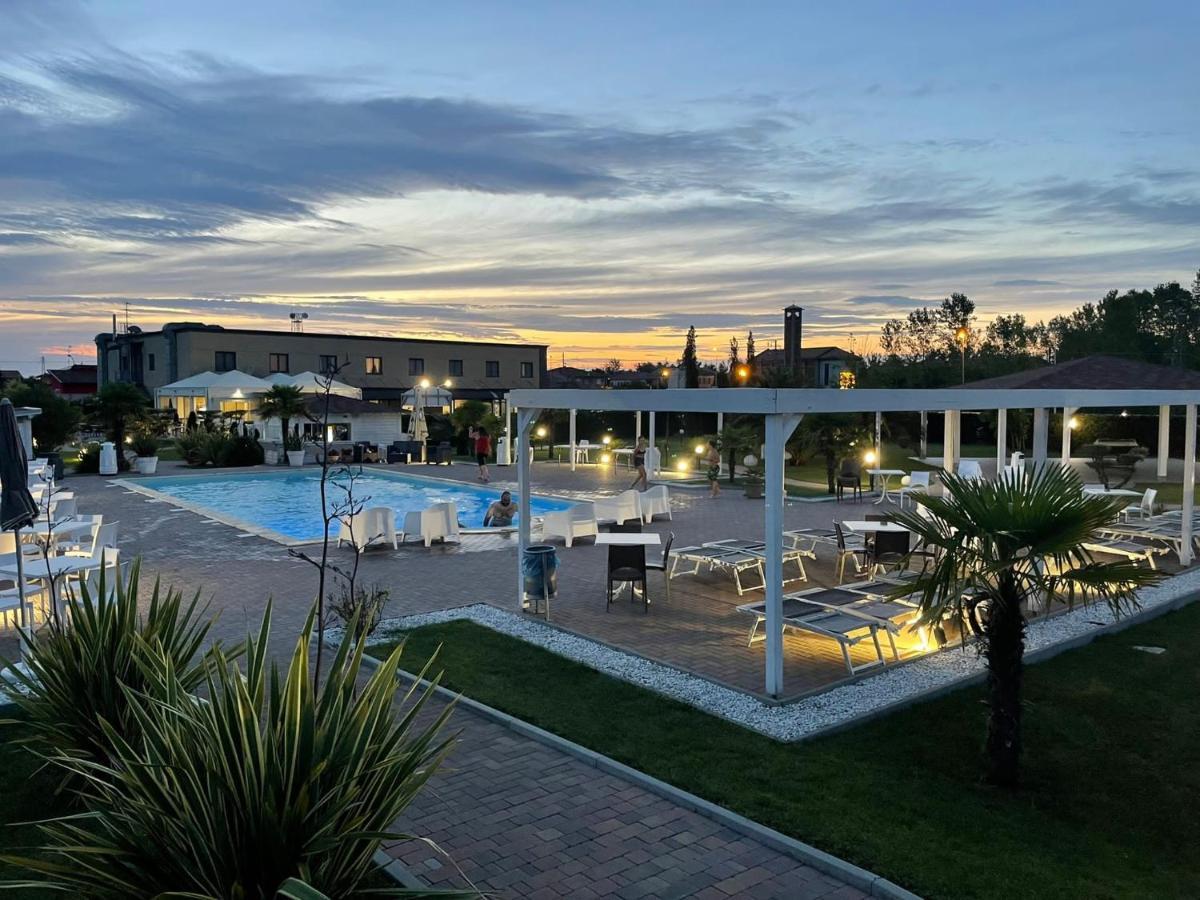 Hotel Bussana Порто-Толле Экстерьер фото