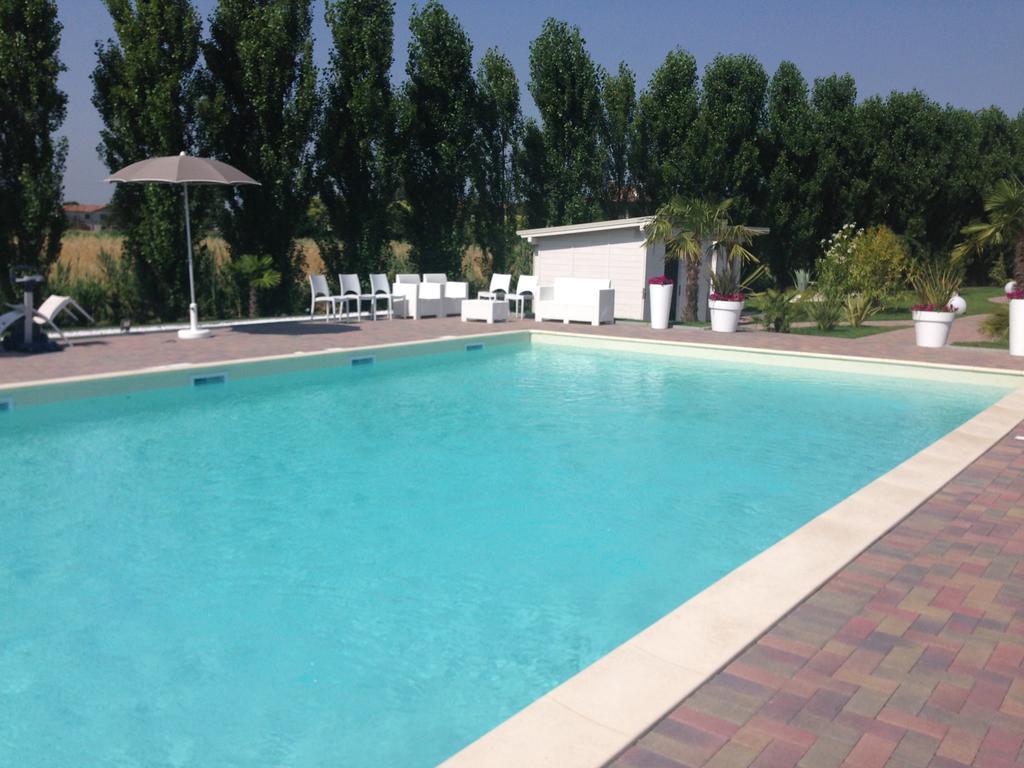 Hotel Bussana Порто-Толле Экстерьер фото